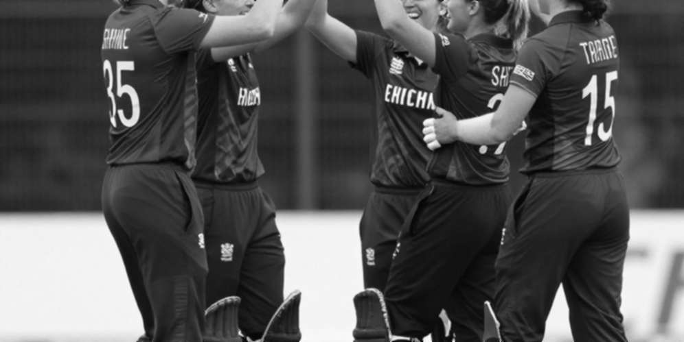 ব্লকচেইনে ক্রিকেটের নতুন স্কোরকার্ড: ফ্যান টোকেন, বল-বাই-বল লেজার আর ডেটা-মালিকানার নীরব লড়াই